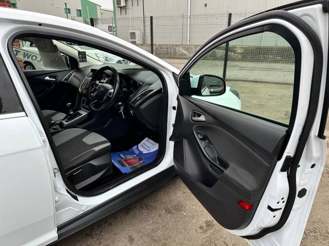 2013 Ford Focus 1.6 TDCi 115 Zetec 5dr