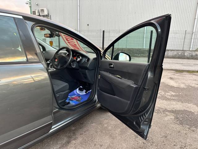 2013 Peugeot 3008 1.6 e-HDi 115 Active II 5dr EGC