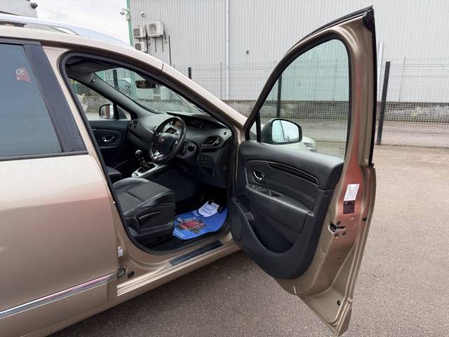 2014 Renault Grand Scenic 1.6 dCi Dynamique TomTom Energy 5dr