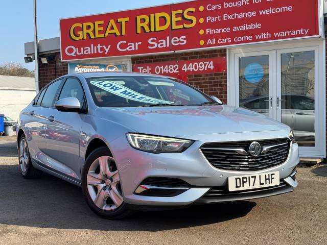 Vauxhall Insignia 1.6 Turbo D ecoTec Design Nav 5dr Hatchback Diesel Silver