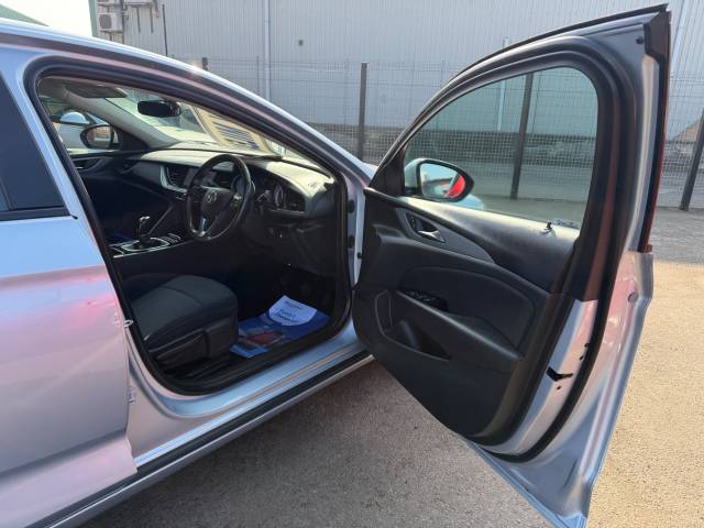 2017 Vauxhall Insignia 1.6 Turbo D ecoTec Design Nav 5dr