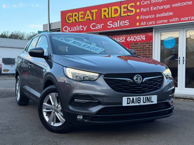 Vauxhall Grandland X 1.6 Turbo D SE 5dr Hatchback Diesel Grey